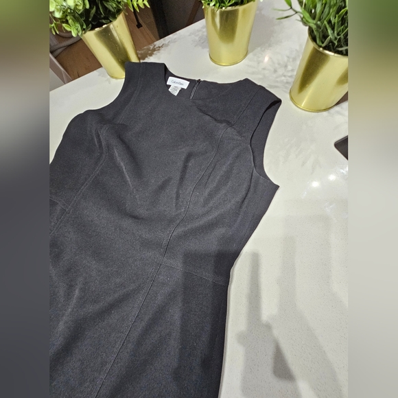 CALVIN KLEIN Parfaite petite robe noir de style classique et intemporelle - Picture 3 of 9